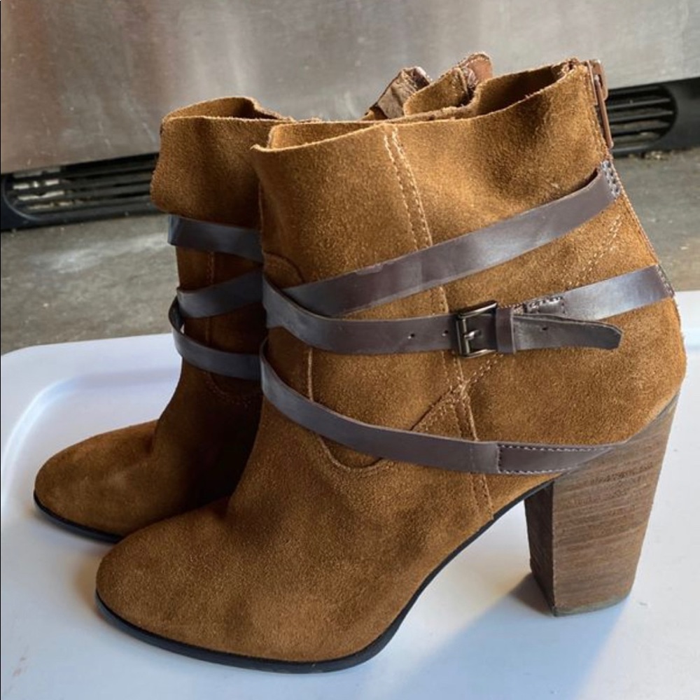 Carlos Santana chestnut booties